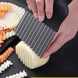 Large Crinkle Cutter,French Fry Slicer,Potato Knife Cutter Fruit Vegetable Wavy Chopper,Knife Stainless Steel Blade Cutting Tool (Option: Black)